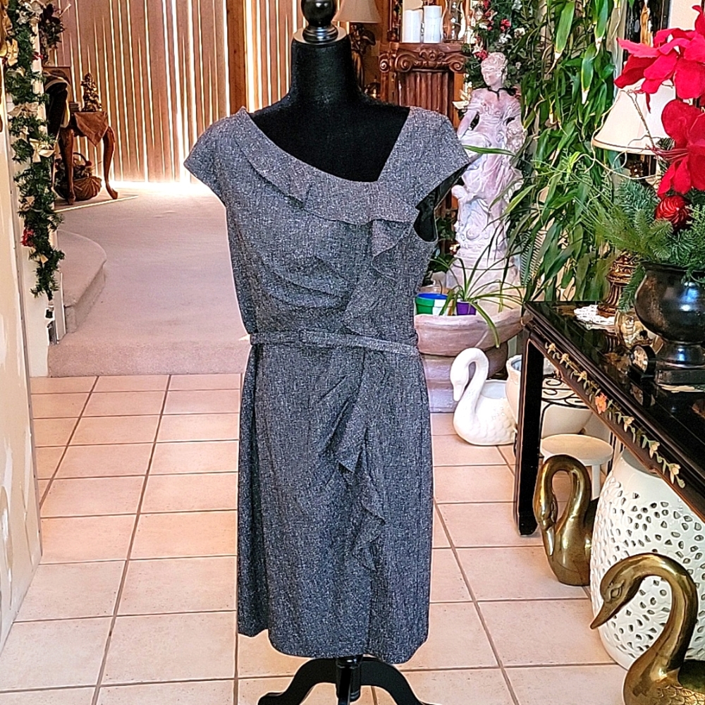 White house black market sheath dress. Size 14.